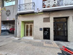 Alquiler local comercial en calle Palleter 49 de Valencia. Foto exterior